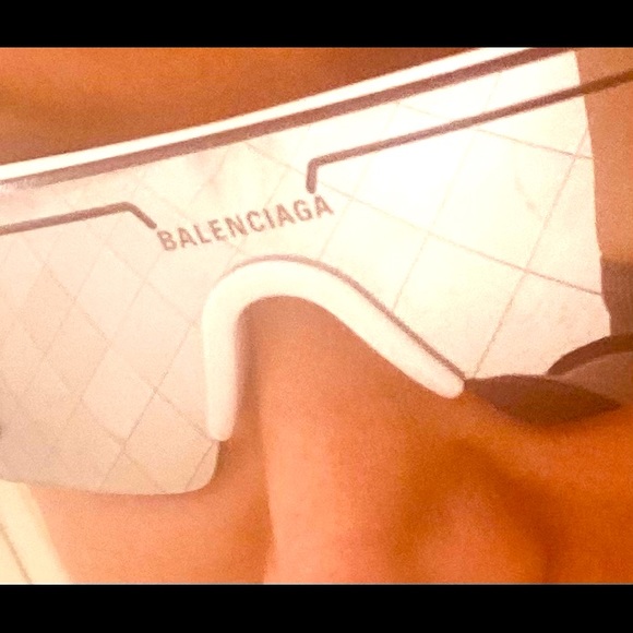 Peaceful and kind behavior. 😊 - Picture 9 of 13